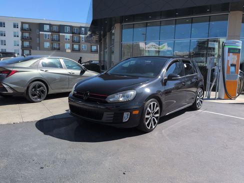 Used 2014 Volkswagen GTI Wolfsburg Edition image 10