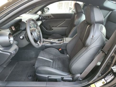 Used 2025 Toyota GR86 Premium image 18