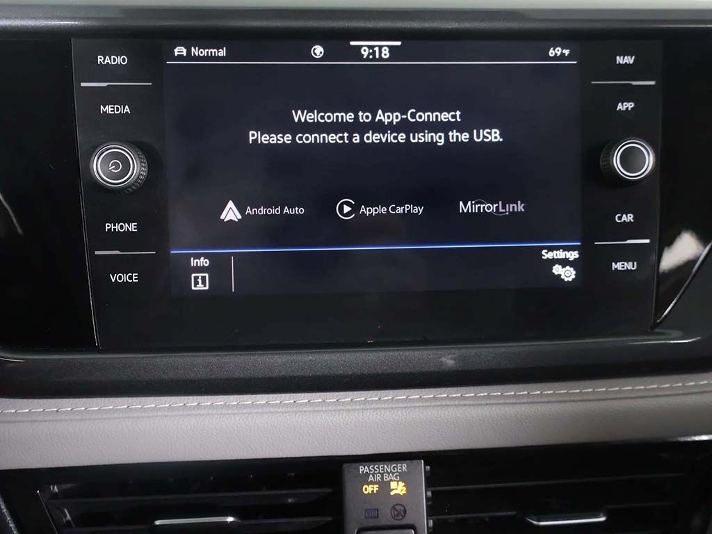 Used 2023 Volkswagen Taos SEL AWD/4WD image 48