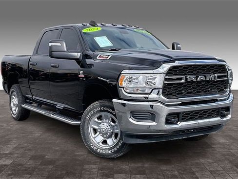 Certified 2024 RAM 3500 Tradesman w/ Chrome Appearance Group image 11