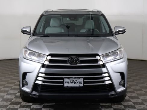 Used 2017 Toyota Highlander XLE image 13
