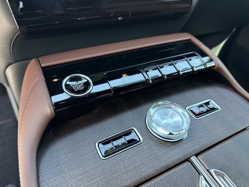 New 2026 Lincoln Navigator Reserve AWD/4WD image 31