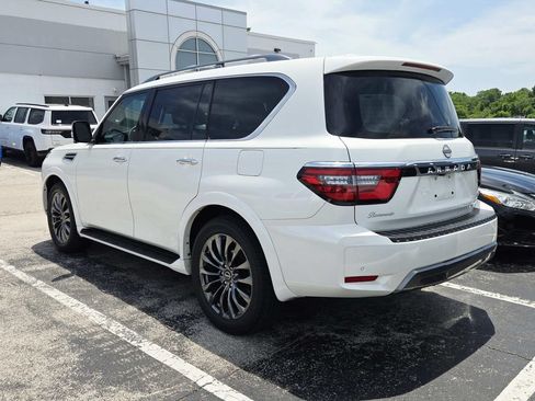 Used 2023 Nissan Armada Platinum w/ Captain's Chairs Package AWD/4WD image 3