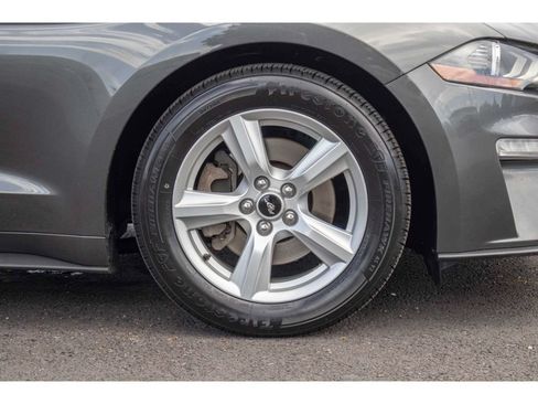 Used 2019 Ford Mustang Coupe RWD image 9