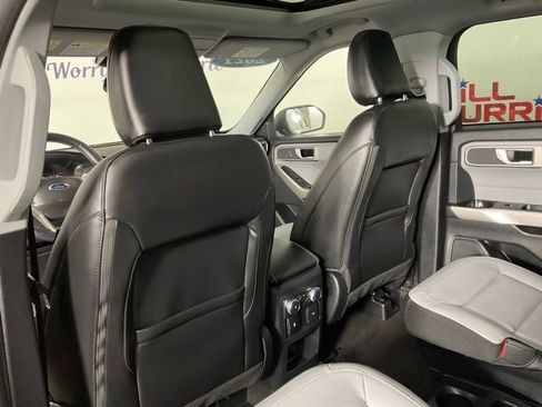 Used 2021 Ford Explorer XLT w/ Equipment Group 202A image 15