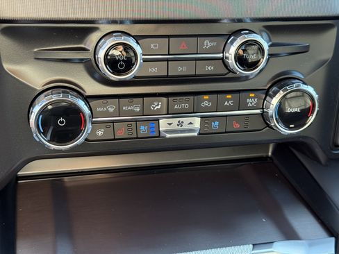 New 2026 Ford F250 Platinum AWD/4WD image 24