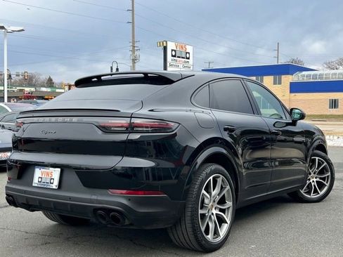 Used 2023 Porsche Cayenne Platinum Edition image 8