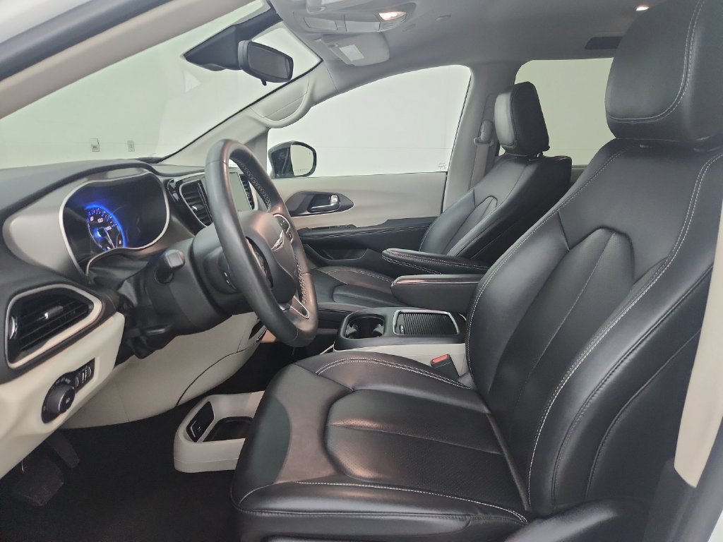 Certified 2024 Chrysler Pacifica Touring-L FWD image 20