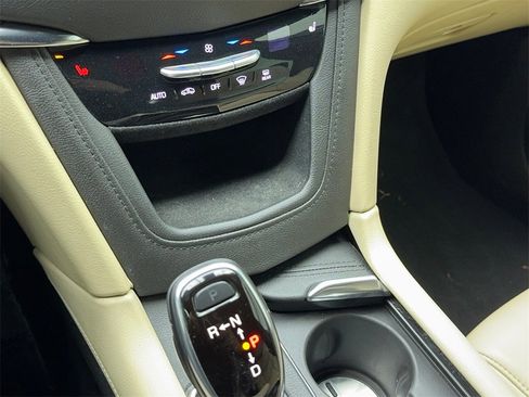 Used 2018 Cadillac XT5 Luxury w/ Driver Awareness Package image 26