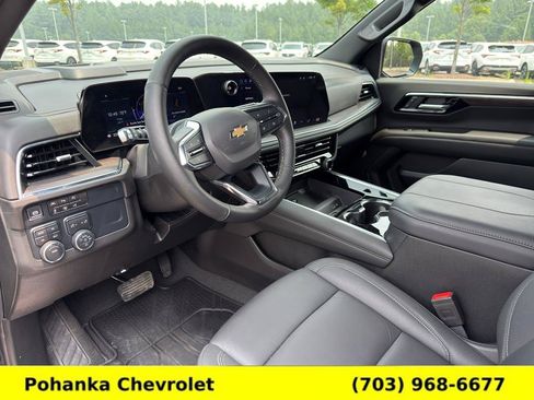Used 2025 Chevrolet Suburban LT w/ Comfort Package AWD/4WD image 21