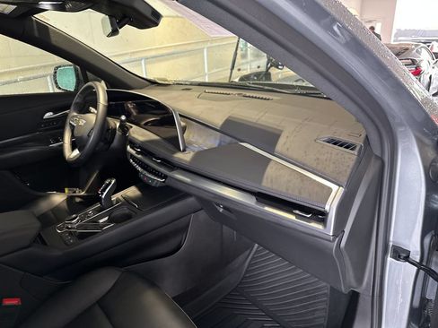 Certified 2025 Cadillac XT4 Sport FWD image 40