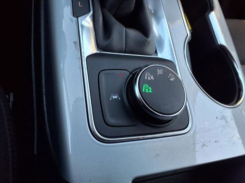 Used 2025 Chevrolet Blazer LT image 8