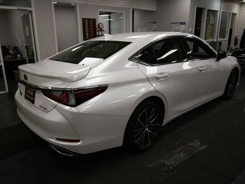 Used 2025 Lexus ES 350 350 w/ Premium Package image 8