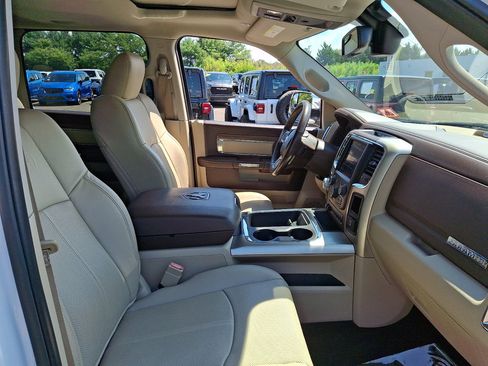 Used 2018 RAM 1500 Laramie w/ Convenience Group AWD/4WD image 12