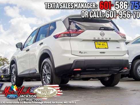 Used 2024 Nissan Rogue S AWD/4WD image 5