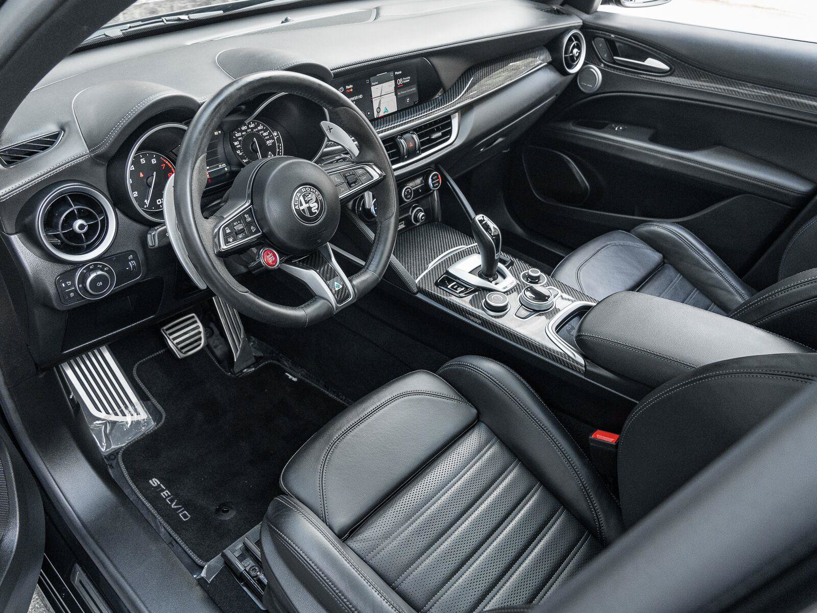 Used 2022 Alfa Romeo Stelvio Quadrifoglio w/ Active Assist Plus Package AWD/4WD image 2