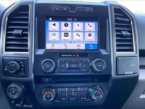 Used 2017 Ford F150 XLT w/ Equipment Group 302A Luxury AWD/4WD image 35