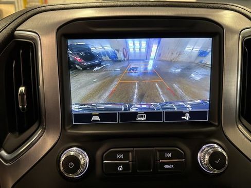 Used 2022 GMC Sierra 1500 SLT w/ X31 Off-Road Package image 15