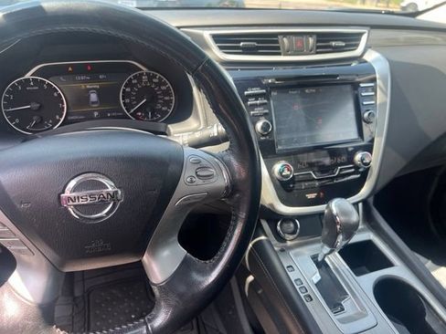 Used 2018 Nissan Murano SV w/ Premium Package AWD/4WD image 8