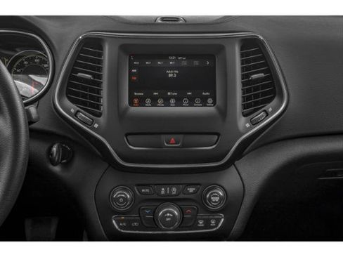 Used 2019 Jeep Cherokee Limited FWD image 13