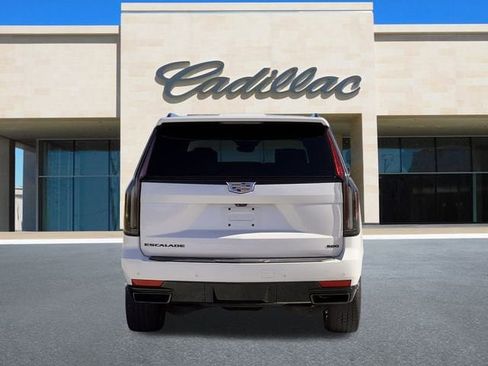 Certified 2021 Cadillac Escalade Sport image 5