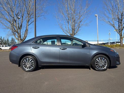 Used 2018 Toyota Corolla L image 8