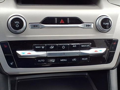 Used 2023 Ford Explorer XLT w/ Equipment Group 202A image 28