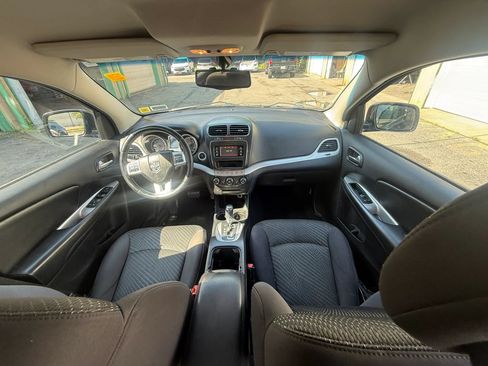 Used 2012 Dodge Journey SXT w/ Comfort/Convenience Group AWD/4WD image 20
