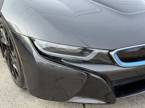 Used 2015 BMW i8 image 12