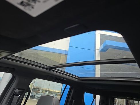 Used 2022 Chevrolet Suburban RST w/ Luxury Package image 42