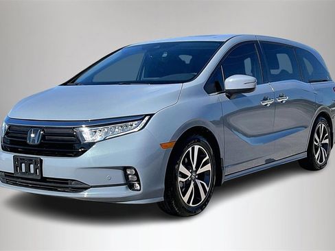 Used 2024 Honda Odyssey Touring image 2