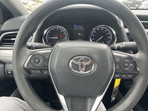 Used 2020 Toyota Camry LE FWD image 5