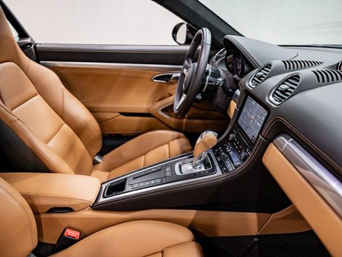 Used 2024 Porsche 718 Cayman GTS RWD image 12