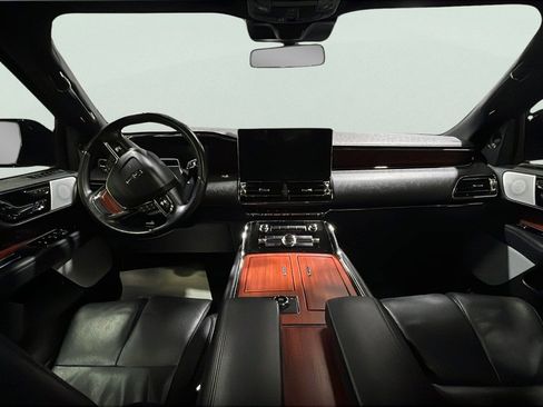 Used 2024 Lincoln Navigator Reserve image 9