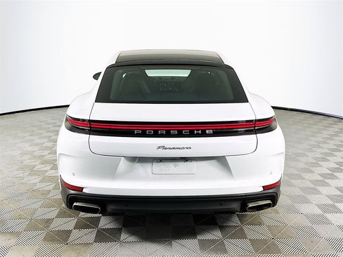 Used 2024 Porsche Panamera image 6