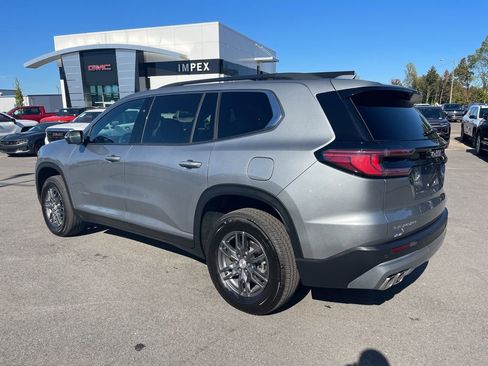 Used 2025 GMC Acadia Elevation FWD image 3