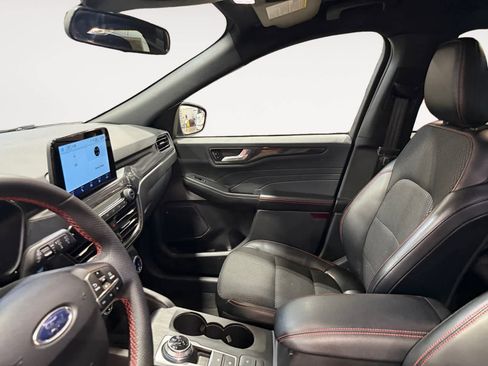 Used 2025 Ford Escape ST-Line image 10