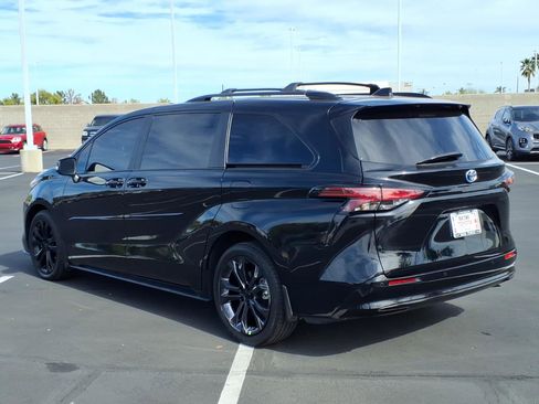 Certified 2023 Toyota Sienna Platinum image 6