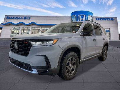 New 2025 Honda Pilot TrailSport