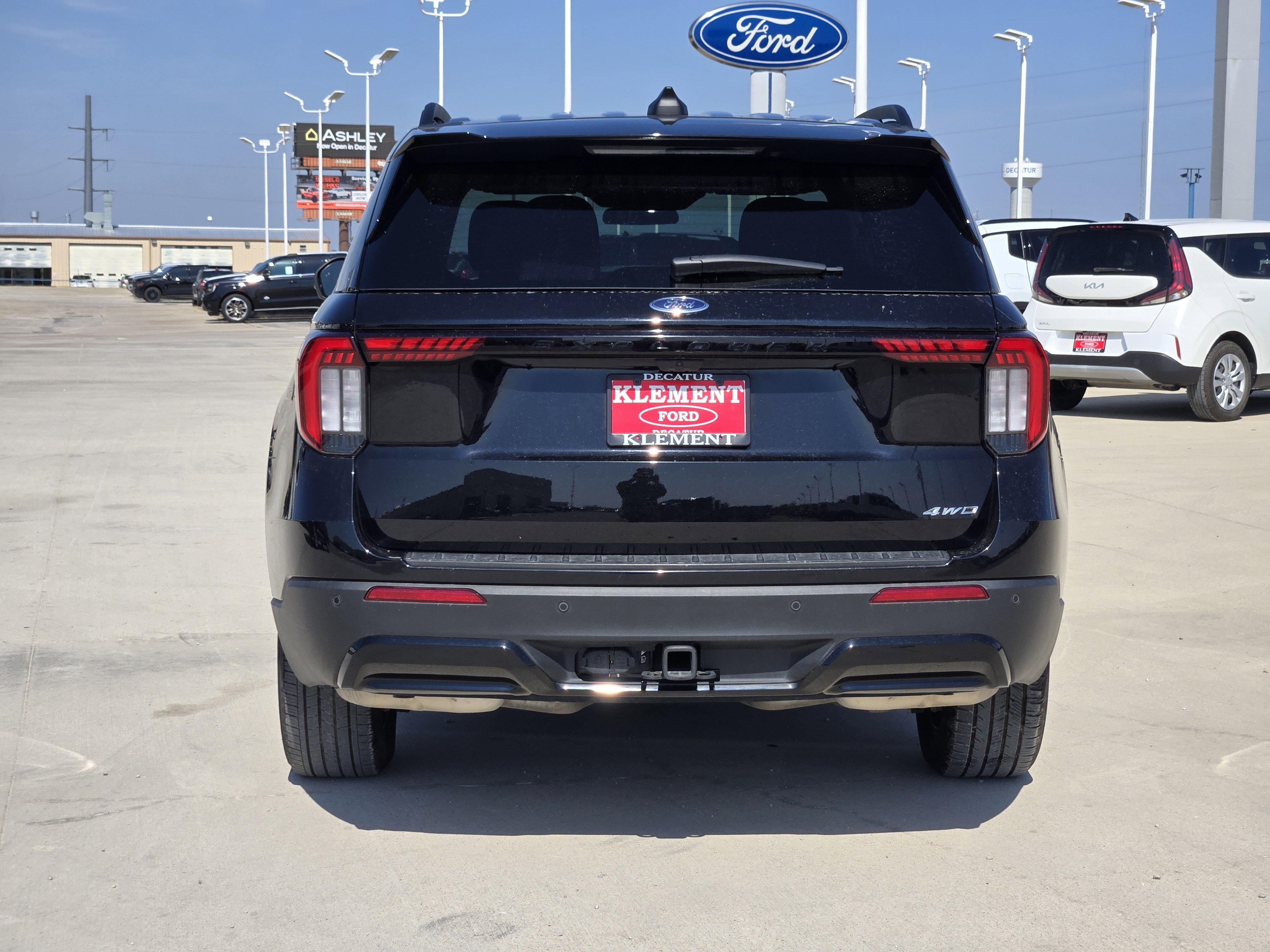 Used 2025 Ford Explorer ST-Line AWD/4WD image 5