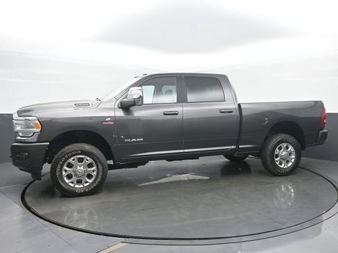 Used 2024 RAM 2500 Laramie AWD/4WD image 2