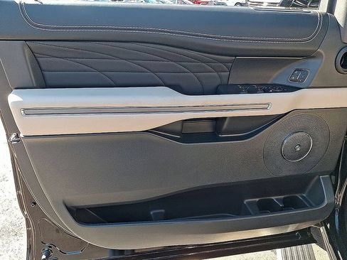 Used 2024 Ford Expedition Platinum AWD/4WD image 12
