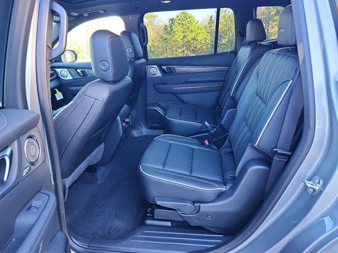 New 2026 Buick Enclave Avenir w/ Super Cruise Package image 13