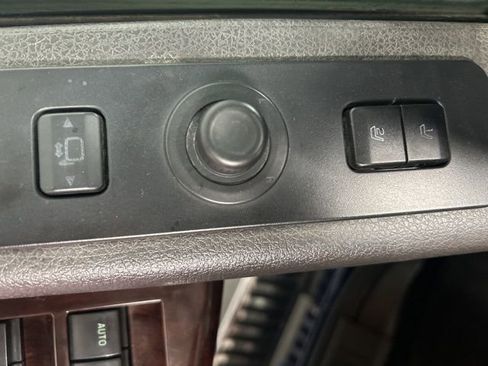 Used 2010 Ford F250 Lariat image 13