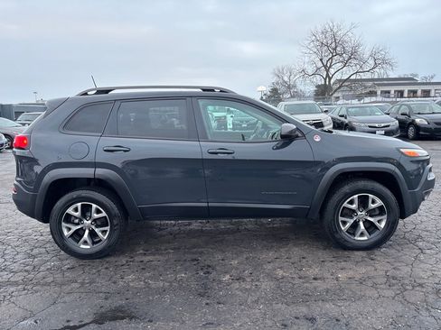 Used 2016 Jeep Cherokee Trailhawk w/ Comfort/Convenience Group image 8