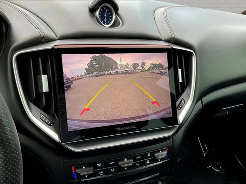 Used 2021 Maserati Ghibli RWD image 14