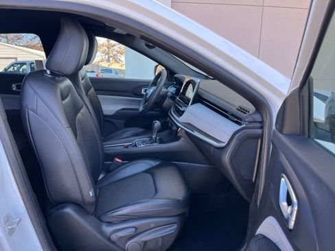 Used 2024 Jeep Compass Latitude image 23