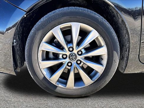 Used 2016 Toyota Camry XLE image 9