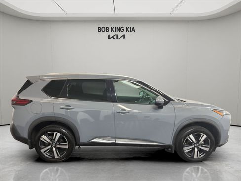Used 2022 Nissan Rogue SL FWD image 6