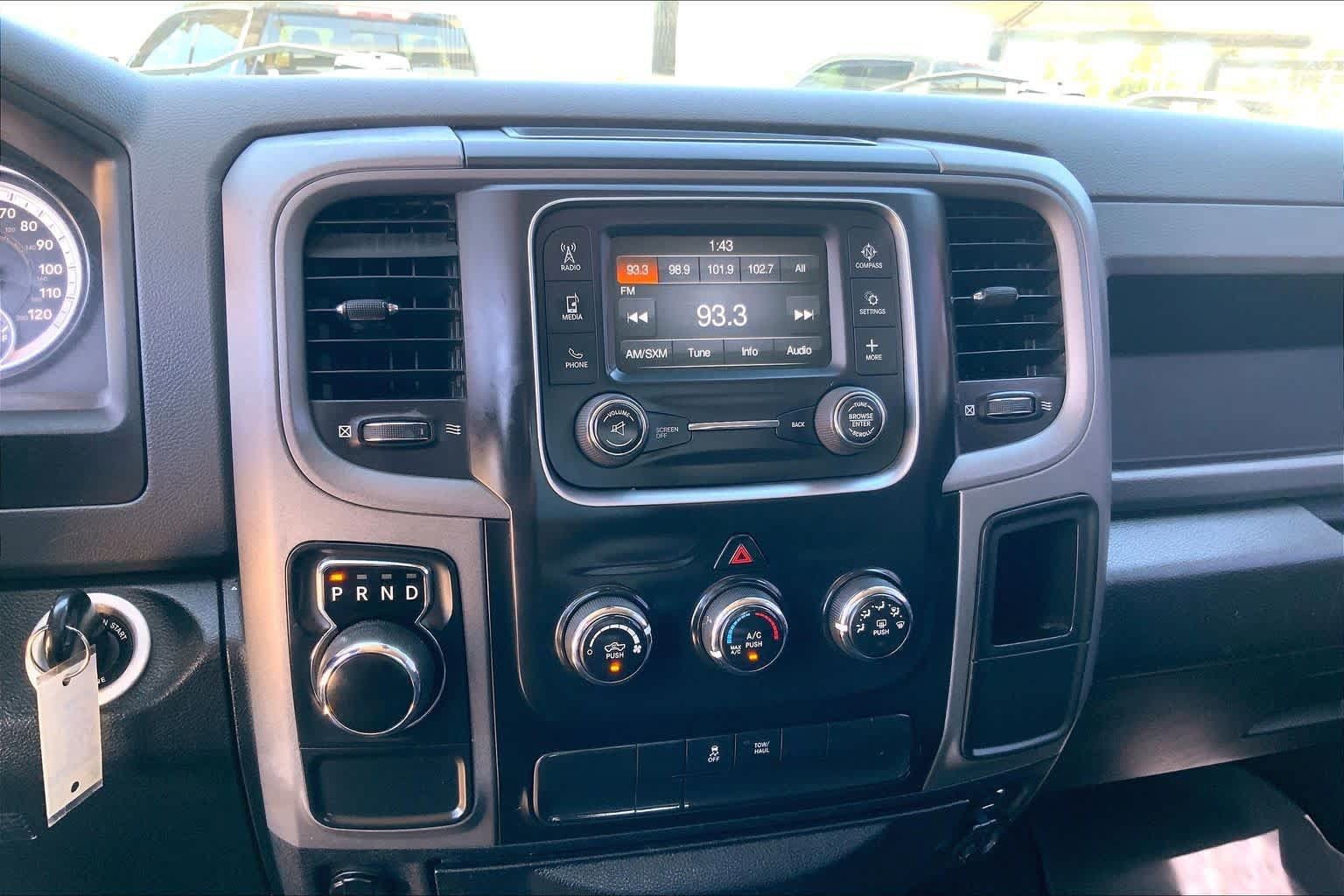 Used 2015 RAM 1500 Express RWD image 28